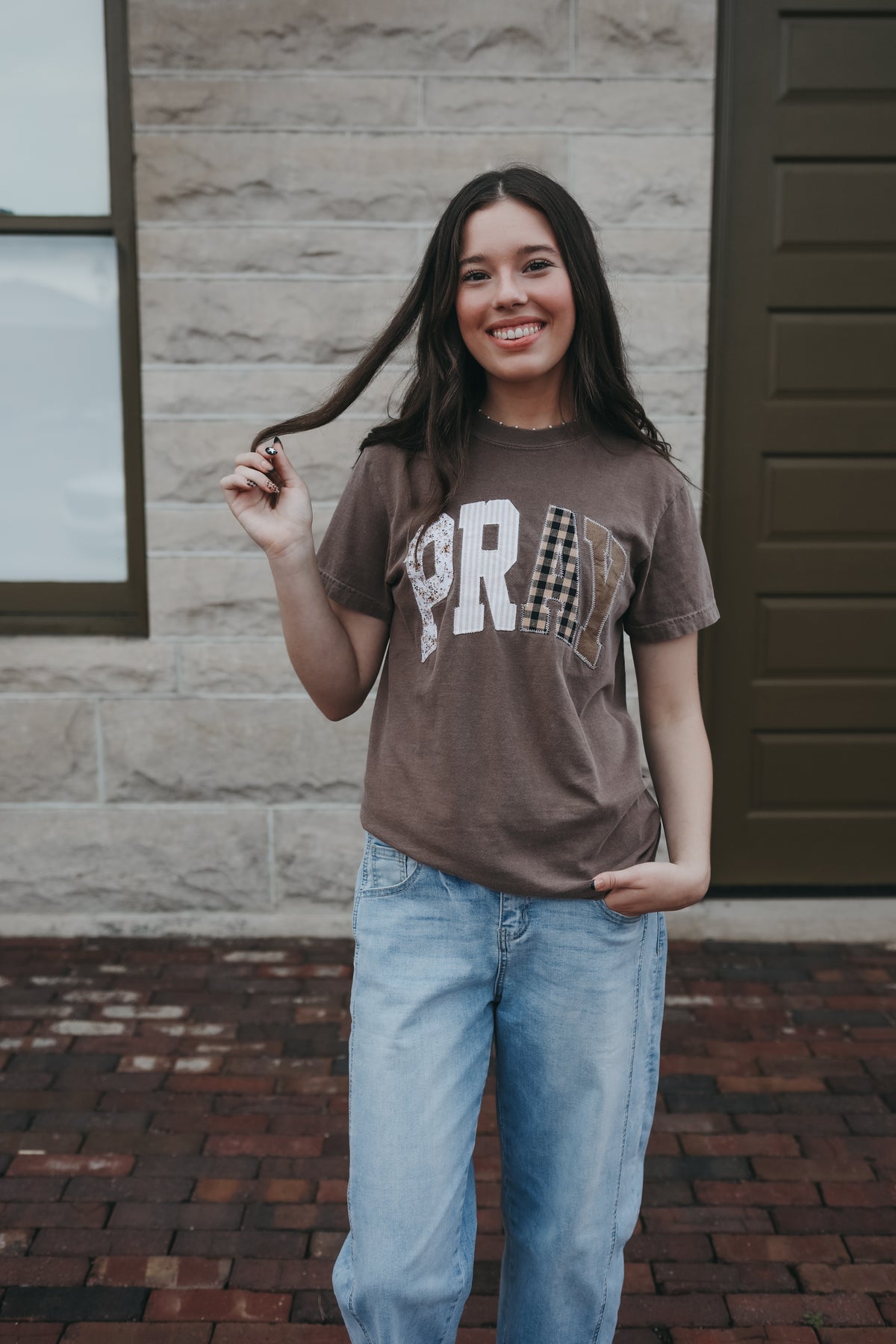 Pray Stitched Tee- Brown